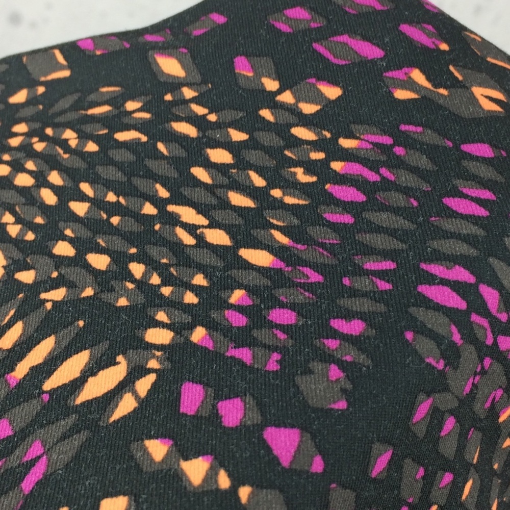 Fabletics Salar Print Capri Fold Over Waist Small - image 8